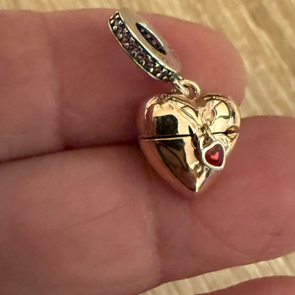 Pandora Rose Gold Heart Charm with Red Gem - Picture 3 of 6